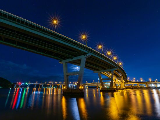 Japan_Hiroshima_海田大橋夜景_pixta_57102770_M