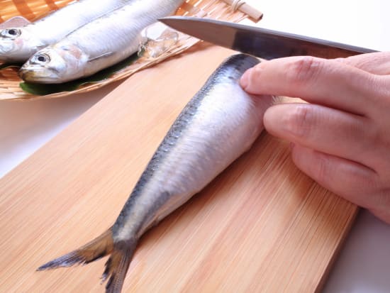 築地の魚料理教室 魚をさばく 魚介中心の本格的な料理を学ぼう 築地駅徒歩3分 By Relie Kitchen 東京の観光 遊び 体験 レジャー専門予約サイト Veltra ベルトラ