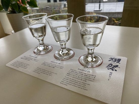 貸切観光タクシー 錦帯橋＋獺祭ストア＋いろり山賊＋シロヘビの館＜5時間／1-6名／広島市内・空港発＞4名参加で1名10,325円～ byカープタクシー