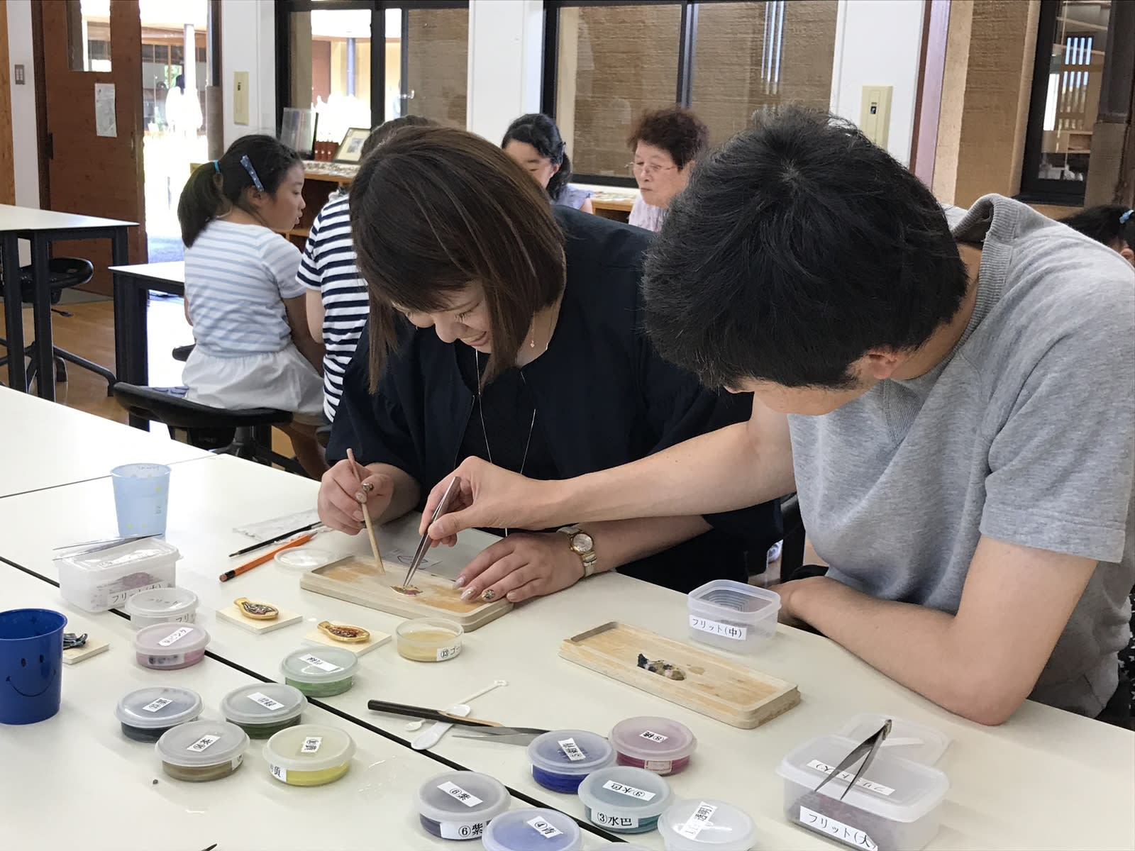 伝統工芸「尾張七宝」の七宝焼体験 七宝焼アートヴィレッジ展示室見学