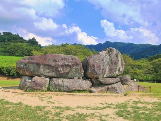 奈良駅発 日帰りバスツアー 大神神社＋キトラ古墳「四神の館」＋石舞台＋飛鳥寺＋橘寺  英語・中国語対応音声ガイドあり＜昼食付／JR奈良駅・近鉄奈良駅発＞