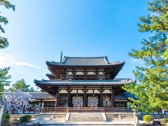 半日バスツアー 法隆寺＋中宮寺 世界最古の木造建築物へ ＜2021年7月～9月／ガイド付／JR奈良駅・近鉄奈良駅発