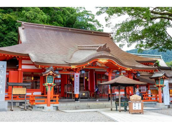 大阪発 日帰りバスツアー 熊野三山巡り 日本三大名滝の1つ「那智の大滝」の絶景も！熊野牛の昼食付＜JR新大阪駅発＞