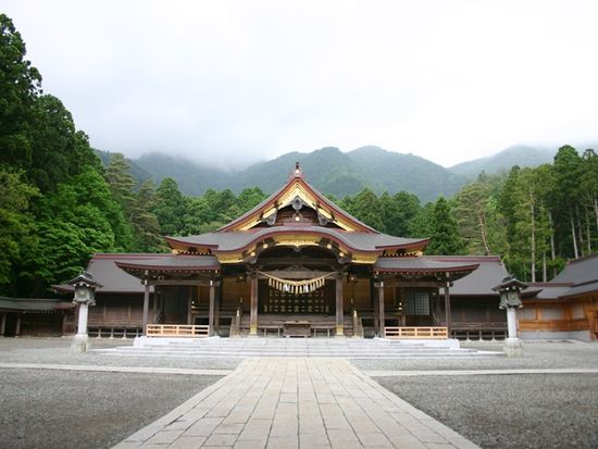 燕三条弥彦神社