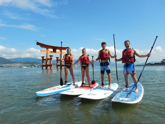 スタンドアップパドル（SUP）ツアー　厳島神社や大野瀬戸など、宮島の絶景をSUPで巡る！＜宮島＞by SUP宮島