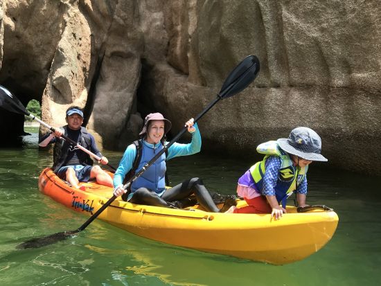 カヤックツアー　厳島神社や瀬戸内海の島々など、カヤックで海の上から観光！＜宮島＞by SUP宮島