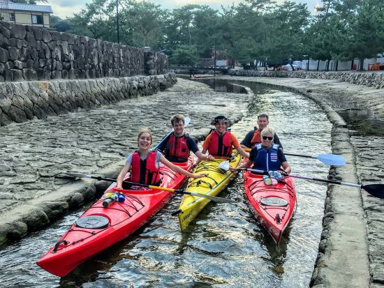 カヤックツアー　厳島神社や瀬戸内海の島々など、カヤックで海の上から観光！＜宮島＞by SUP宮島