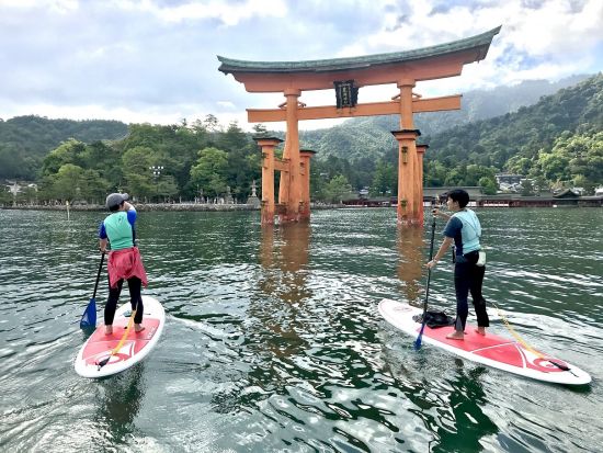 スタンドアップパドル（SUP）ツアー　厳島神社や大野瀬戸など、宮島の絶景をSUPで巡る！＜宮島＞by SUP宮島