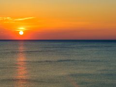 Generic_Sunset_pixta_69763012_M