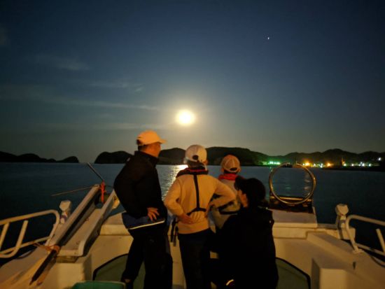 1隻1組限定！サンライズまたはサンセットクルーズ  最大8名様ご乗船可能　＜壱岐市勝本町＞by こころ壱岐