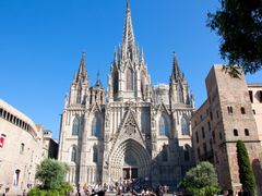 Spain_Barcelona_Cathedral of the Holy Cross and Saint Eulalia_shutterstock_123051379