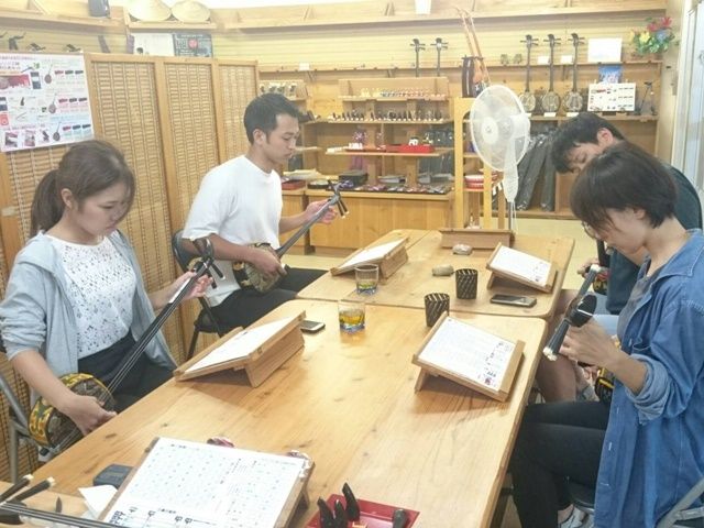 沖縄、石垣島 三線 楽譜付き