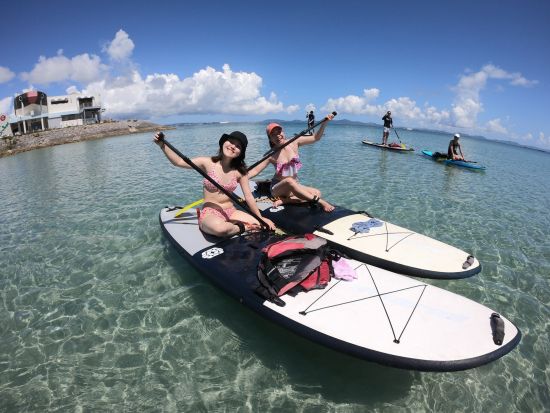 海中道路SUPまたはカヤックツアー SUP＋カヤックのセットプランもご用意！お好みのプランで海遊びを楽しむ◎＜うるま市＞