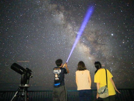スターウォッチングツアー　「星空保護区」認定の星降る島で天体望遠鏡を使用した本格星空観察＜夜／送迎付き／伊豆諸島・神津島＞