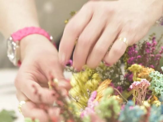 マンツーマンフラワーアレンジメント講座 オーストラリアン・プリザーブドワイルドフラワーで癒しのフラワーアレンジメントセラピーを体験＜京王新線幡ヶ谷駅 徒歩3分＞