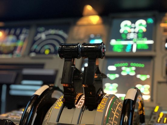 フライトシミュレーター 憧れのパイロット体験 世界中で大人気のエアバスを操縦！＜15分～90分／羽田空港第1ターミナル＞