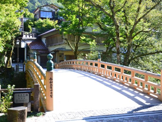 貸切観光タクシー  鶴仙渓＋鶴ヶ滝 加賀・山中温泉近郊の名勝ツアー 4～11月は鶴仙渓川床がオープン＜3時間or4時間／選べる車種／加賀温泉郷発着＞