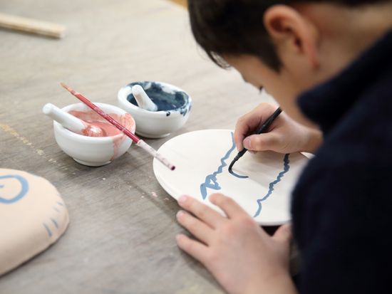 Japan_Generic Photos_Japan_絵付け体験_pixta_55019861_L