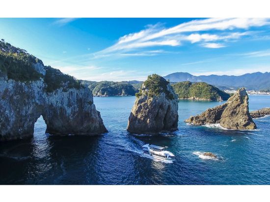 紀の松島めぐり遊覧船クルーズ 奇礁奇岩の景色を堪能するコース＜勝浦 観光桟橋発着＞