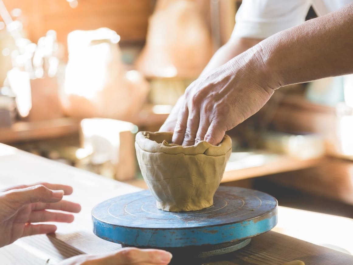 手びねり陶芸体験 旅の思い出に自分専用の陶器作りに挑戦！ひとり2点