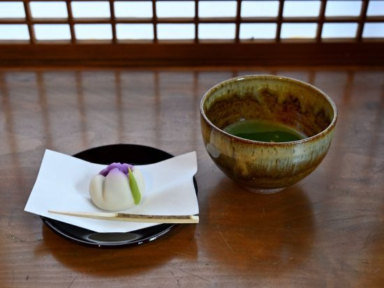 お香体験　香木を使ったオーダーメイドの調香　築100年の町屋茶室を貸し切り　季節の上生菓子＆お抹茶・加賀棒茶付き＜1.5時間／金沢市＞