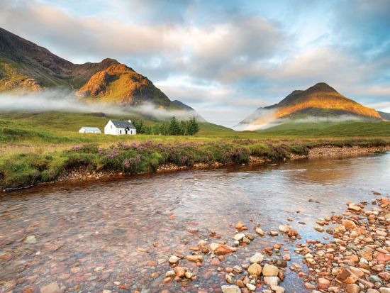 スコットランド ハイランド地方1泊2日ツアー　ネス湖＆ハイランドの首都インヴァネス ＜インヴァネス宿泊／英語ドライバーガイド／エジンバラ発＞