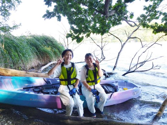 網走湖 カヤック体験＆対岸の呼人半島に上陸＆散策！野鳥も飛び交う大自然の中の遊歩道散歩＜地元産ドリンク付／4～11月／2～2時間半／網走市＞by コネクトリップ