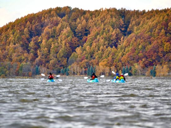 網走リバーカヤックツアー しっかりカヤックを楽しみたい方にオススメのコース＜地元産ドリンク付／4～11月／約2.5時間／網走市＞by コネクトリップ