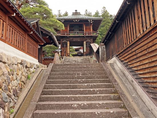 東山寺院群ウォーキングツアー　8つの寺を巡り飛騨高山の歴史と文化に触れる　座禅体験プランあり＜午前／高山＞by ハッピープラス