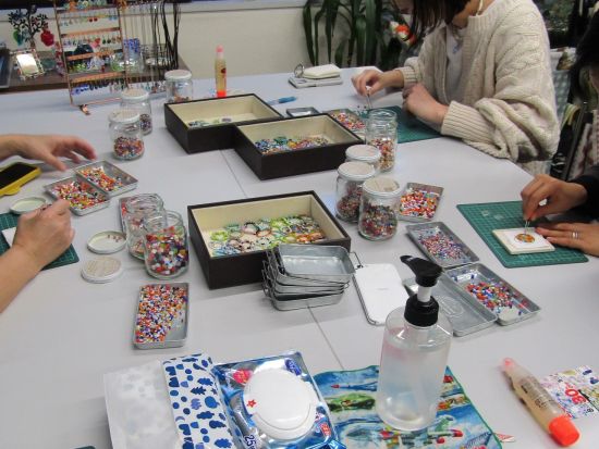 ガラスフュージング体験  ベネチアンガラスでつくるアクセサリー＆小物 ＜選べる制作アイテム／台東区・仲御徒町駅より徒歩3分＞by アトリエN＆S