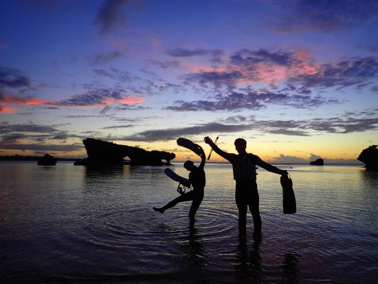 ナイトシュノーケリングツアー　幻想的な夜光虫の輝きを観察＆星空観賞　夜の海中世界を探索！＜火木土日／4～10月＞by プリシアリゾートヨロン