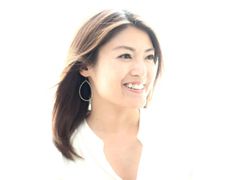 新倉暁子