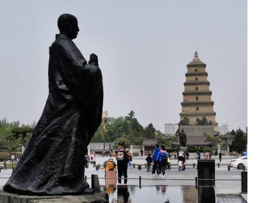 【西安と洛陽 古都巡遊】★西安兵馬俑と秦始皇帝陵と大雁塔＋洛陽龍門石窟と登封嵩山少林寺 5大世界遺産を巡る2泊3日間＜高速鉄道付／宿泊付／混載無し＞