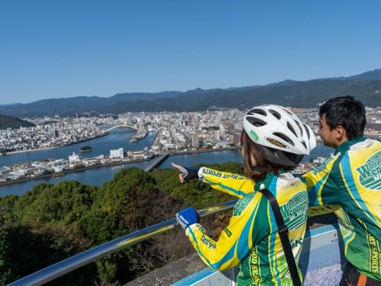 E-BIKEレンタル　電動自転車で高知を観光！高知駅徒歩8分でアクセス便利な場所からスタート＜1日または2日／高知市内発＞
