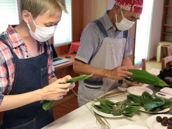 新潟名物 笹だんご作り体験　できたてアツアツを試食　3歳～参加OK！ファミリーにおすすめ＜午前or午後／2時間／十日町＞
