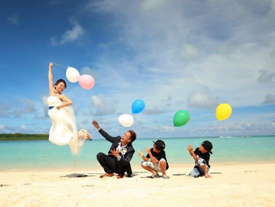 ウェディングフォト　宮古ブルーを目の前に撮影！サクッと撮影できる衣装レンタルプランあり＜50カット／ロケーション追加オプションあり／宮古島＞