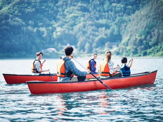 Generic_Kayaking_pixta_34878988_M