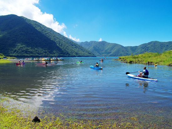 Japan_Yamanashi_Lake Motosu_pixta_65752682_M