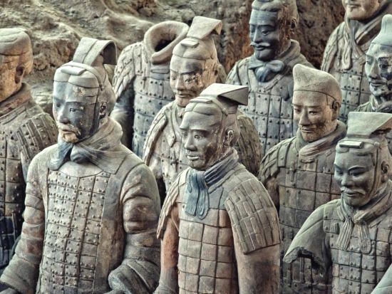 西安 1日観光ツアー　兵馬俑＆秦始皇帝陵＆大雁塔＆唐歌舞ショー観賞＆ビャンビャン麺＆餃子宴 ＜貸切／食事付き／日本語ガイド／西安発＞