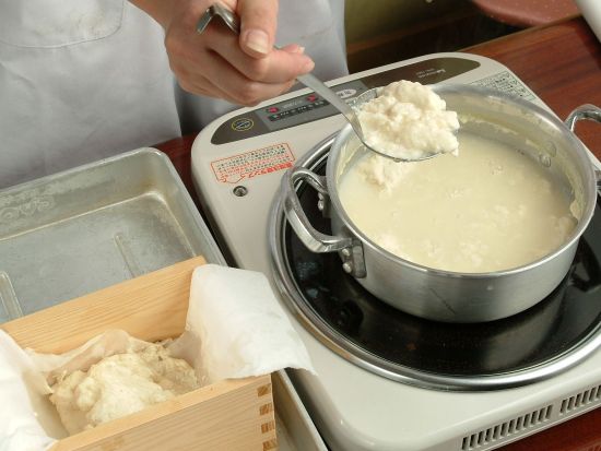 本格おとうふ・七味作り体験 ＜阪急西京極駅からお迎え可／右京区＞by 八つ橋庵とししゅうやかた