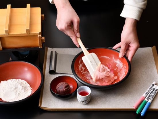 まんじゅうづくり体験　京都発祥の生麩を使ったおまんじゅう等選択可＜2名～／阪急西京極駅よりお迎え可＞ by 八つ橋庵とししゅうやかた