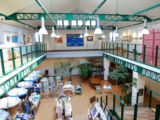 北川村「モネの庭」往復送迎 人気絶景カフェ「シーハウス」立寄り付き＜貸切／6時間／高知市内発＞