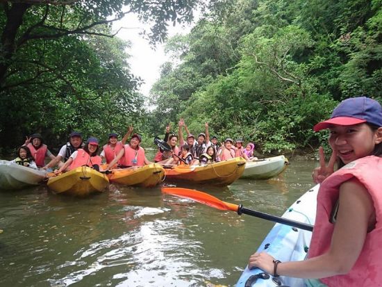 マングローブカヌーツアー　宮良川のマングローブを探索しながらサンゴ礁でできた洞窟へもご案内！＜0歳から参加可能＞ By らぐ～ん