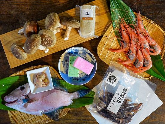 食で旅する石川県 特産品をぎゅっと詰め合わせ お刺身 おつまみセット 近江町市場の旬の食材をセレクト メッセージカード付プランあり 本州 四国 福岡 送料込み 金沢の観光 遊び 体験 レジャー専門予約サイト Veltra ベルトラ