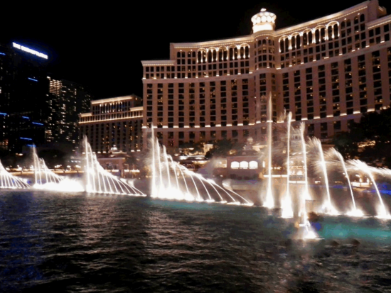 ラスベガス ナイトウォーキングツアー　おすすめポイントでの撮影タイムあり ＜日本語ガイド＞