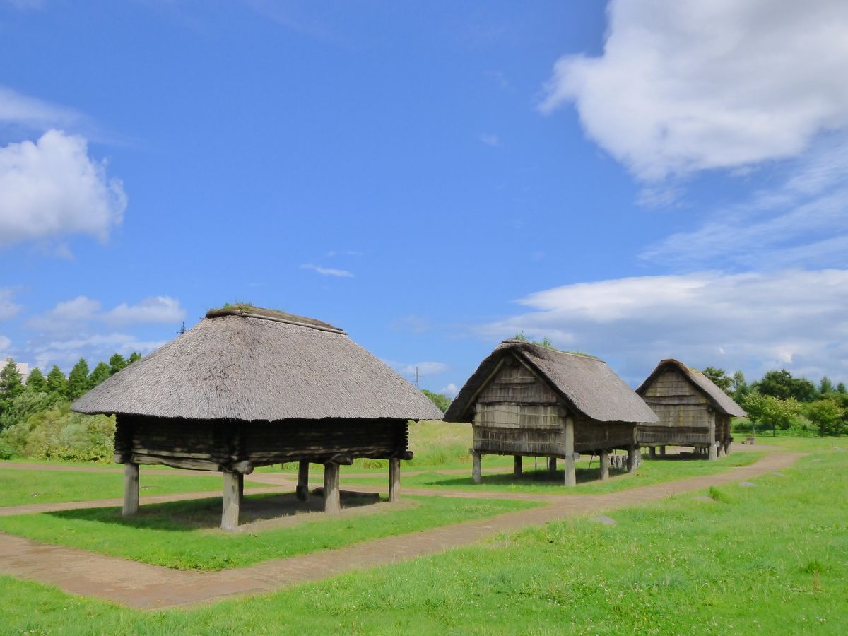 熱川宮殿瓦　北朝時代 熱川宮殿瓦 北朝時代 熱川宮殿瓦 北朝時代