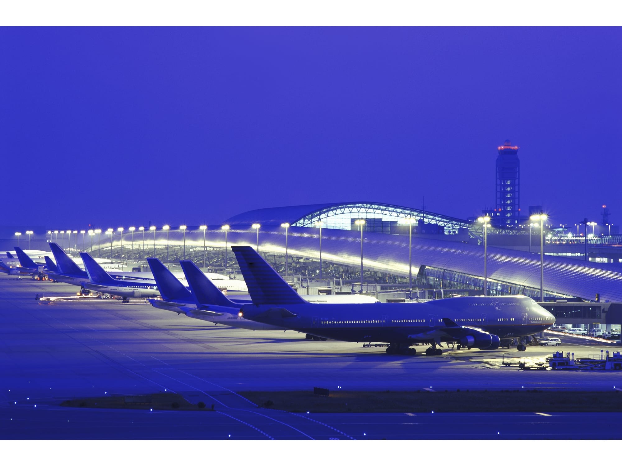 関西国際空港⇒神戸市内ホテル 貸切送迎サービス ジャンボタクシー利用プラン＜1～9名＞ | 兵庫の観光u0026遊び・体験・レジャー専門予約サイト  VELTRA(ベルトラ)