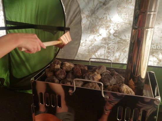 里山テントサウナ　大自然の中でととのう！話題のアウトドアサウナを富士山麗の川のほとりで体験＜午前・午後／富士宮市＞