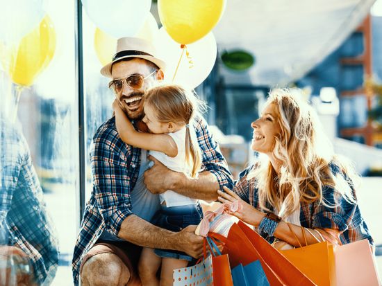 Shopping_family_sale_shutterstock_682538539