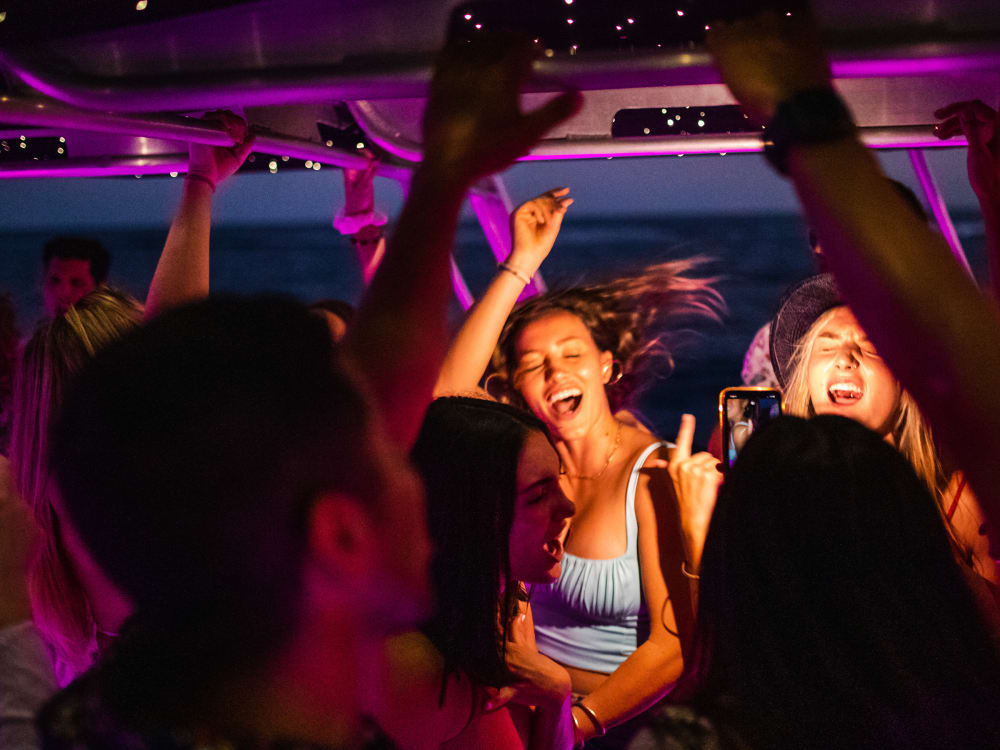 Waikiki New Year's Eve Party & Booze Cruise with Live DJ Ocean & You